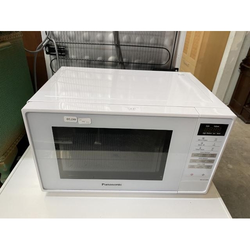 81 - Panasonic NN-E27JWM microwave 25H 44W 33D