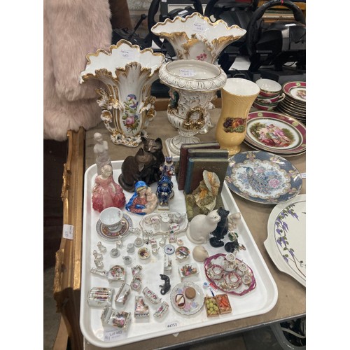 483 - Nice assortment of collectables including Czechoslovakian tea wares (36 pieces), Villeroy & Boch Des... 