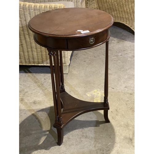 109 - Mahogany lamp table with one drawer 70H 45cm diameter