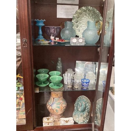 407 - 3 shelves of collectable glass inc. Boston & Sandwich Glass Co., 2 pieces of Napoleonic Vincennes Li... 