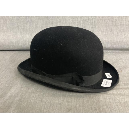 425 - Moss Bros bowler riding hat 16x20cm