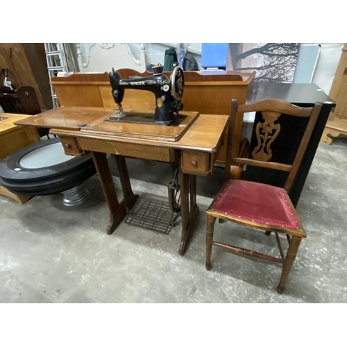 49 - Singer Y8498968 sewing machine with treadle base (dates to 1932) 78H 86W 41D and an Edwardian bedroo... 