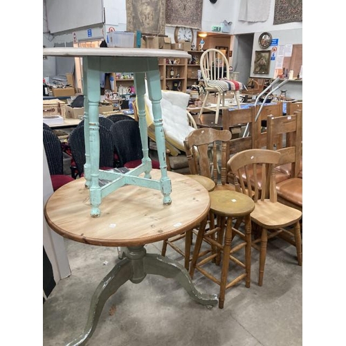 552 - Pine farmhouse circular dining table 78H 90cm diameter, painted pine bistro table 74H 68cm diameter,... 