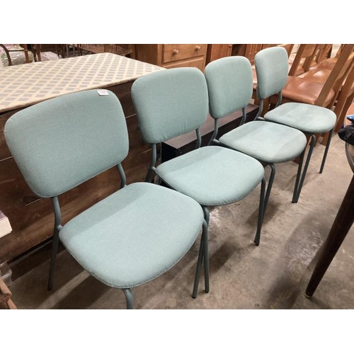 567 - 4 stacking waiting room chairs