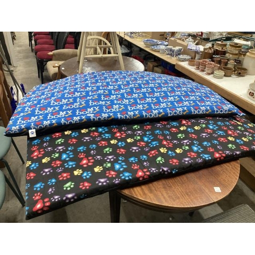 578 - 2 dog beds (new) 90 x 150