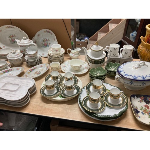 434 - Good collection of tea and dinner wares including Crown Staffordshire Pear blossom (22 pieces), Wedg... 