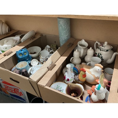 437 - 9 boxes of ceramics inc. Collingwoods part tea set, Leeds Pottery, owl money bank, oriental china, A... 