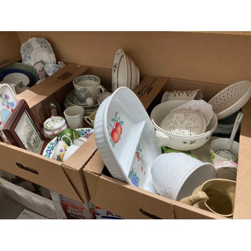 437 - 9 boxes of ceramics inc. Collingwoods part tea set, Leeds Pottery, owl money bank, oriental china, A... 