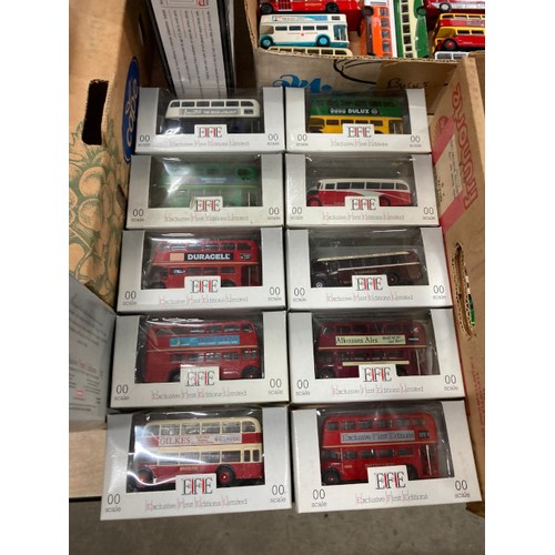 511 - 10 boxed EFE 00 scale model buses and 62 unboxed EFE model buses and coaches (assorted empty boxes i... 