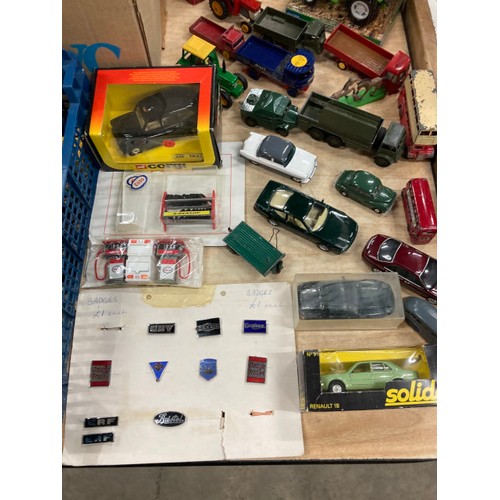 512 - Assorted play worn vehicles, boxed Solido Citroen C35 and Renault 18, boxed CORGI 425 taxi, tray of ... 