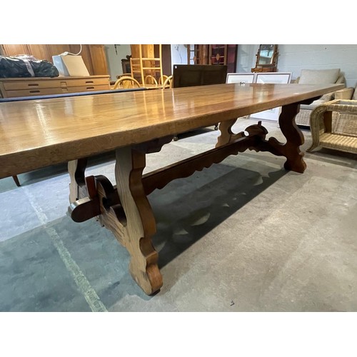 121 - Good quality oak farmhouse refectory table 79H 260W 116D (please note a burn mark the size of a 2p t... 