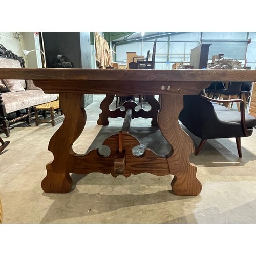 121 - Good quality oak farmhouse refectory table 79H 260W 116D (please note a burn mark the size of a 2p t... 