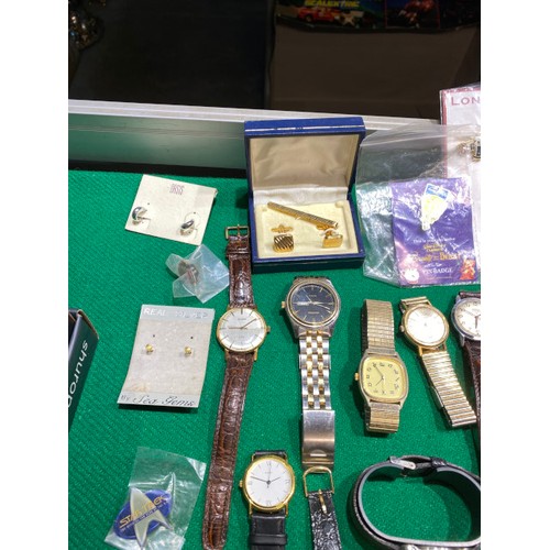 318 - Box of jewellery & watches inc. Technos, Seiko, Ingersoll, Saxon, Sekonda etc. (Watches untested)