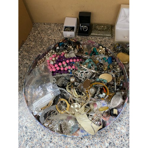 436 - Collection of costume jewellery, pill boxes inc. necklaces, rings, bangles, cigarette case, earrings... 