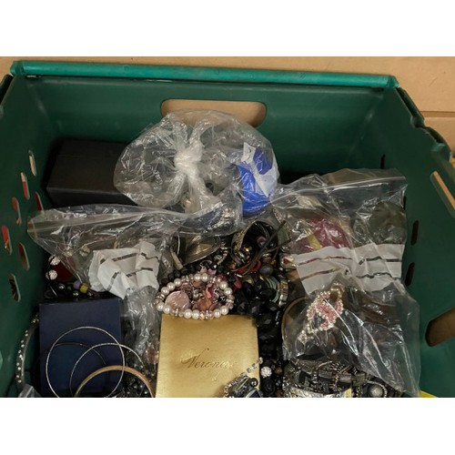 436 - Collection of costume jewellery, pill boxes inc. necklaces, rings, bangles, cigarette case, earrings... 