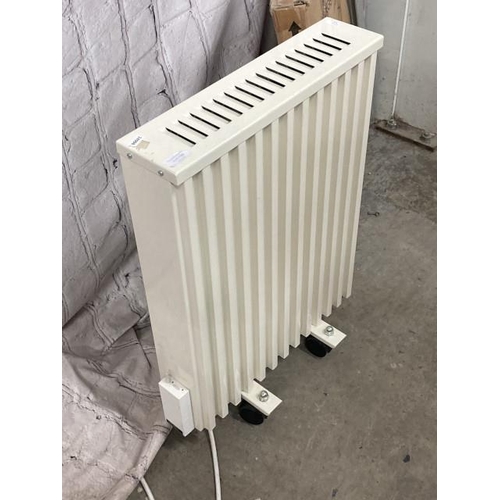 139 - FISCHER Electric Radiator Type: 47/60 600 600W 230V and thermostat