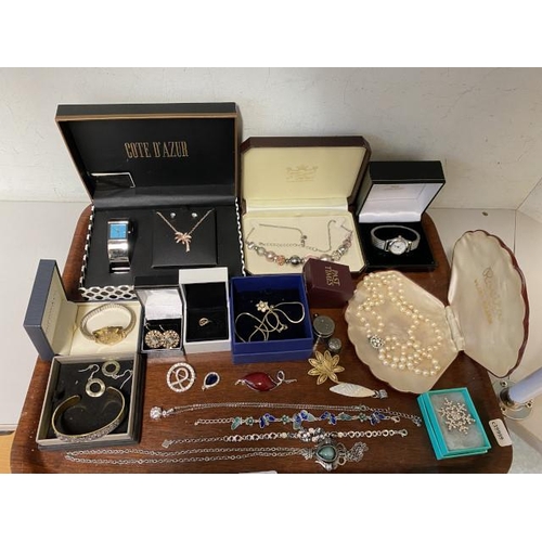 265 - Tray of costume jewellery inc. boxed watch gift set, vintage Timex watch, pewter thimble & case, bra... 