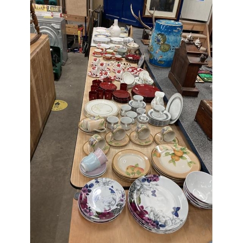 473 - Large collection of assorted table wares and collectables including Winterling W Germany tea set (21... 