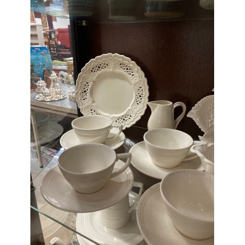 404 - 20 pieces of Jasper Conran at Wedgwood casual cream fine earthenware includes six cups & saucers, mi... 