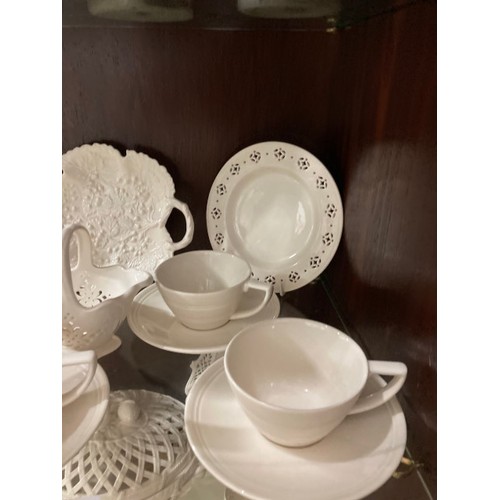 404 - 20 pieces of Jasper Conran at Wedgwood casual cream fine earthenware includes six cups & saucers, mi... 