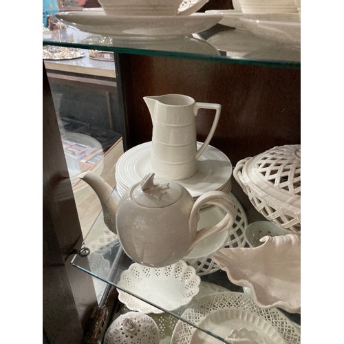 404 - 20 pieces of Jasper Conran at Wedgwood casual cream fine earthenware includes six cups & saucers, mi... 