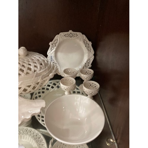 404 - 20 pieces of Jasper Conran at Wedgwood casual cream fine earthenware includes six cups & saucers, mi... 