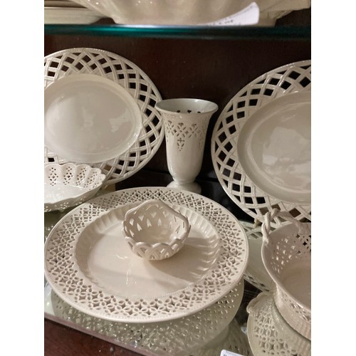 404 - 20 pieces of Jasper Conran at Wedgwood casual cream fine earthenware includes six cups & saucers, mi... 