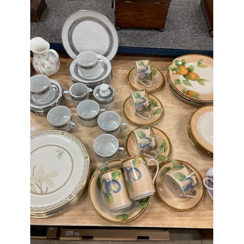 473 - Large collection of assorted table wares and collectables including Winterling W Germany tea set (21... 