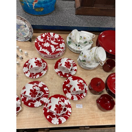 473 - Large collection of assorted table wares and collectables including Winterling W Germany tea set (21... 