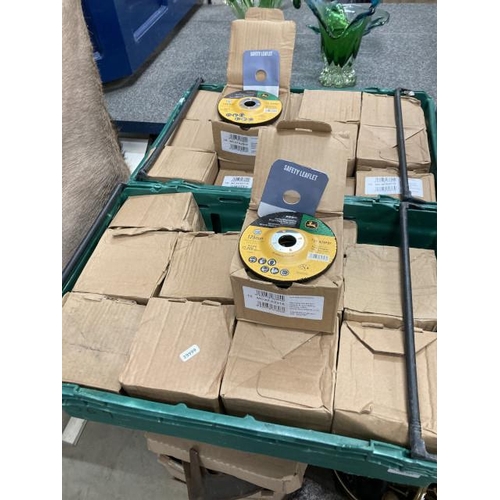 489 - 2 crates of boxed John Deere 125mm grinding discs MCXFA2315 F27A24PBF (10 per box/36 boxes) (NEW)