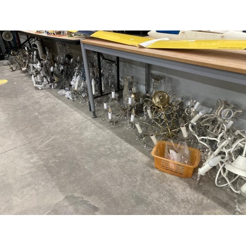 423 - 17 assorted ceiling lights including chandeliers in brass, glass, cast metal etc (all as found)