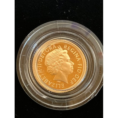 250 - Cased 1999 gold half Sovereign (4g)