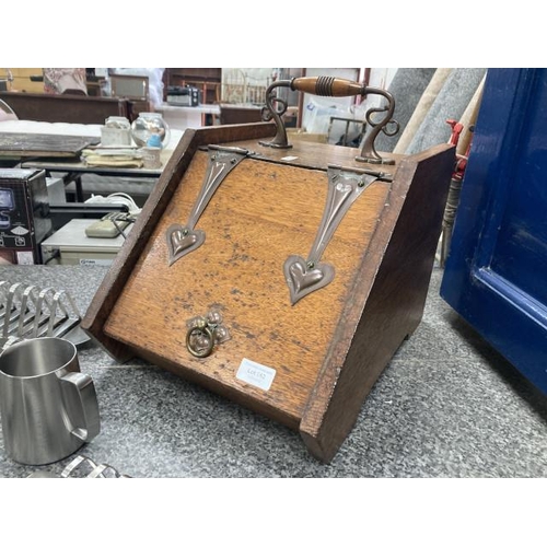 252 - Arts & Crafts oak & copper coal scuttle