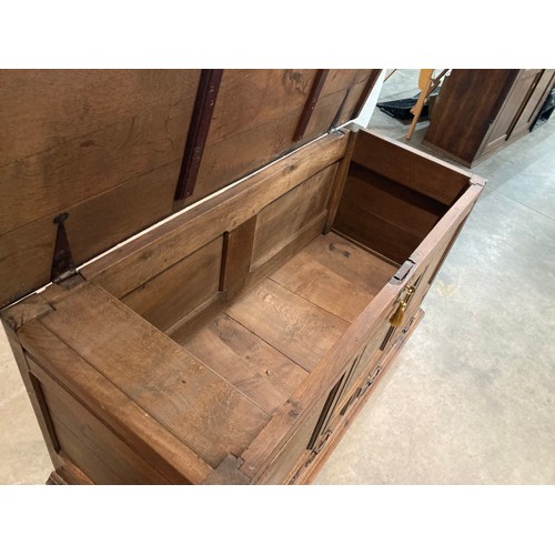 246 - 18th century oak mule chest 77H 130W 50D