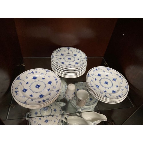 356 - 123 pieces of Johnson Bros, Blue Denmark crockery