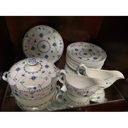 356 - 123 pieces of Johnson Bros, Blue Denmark crockery