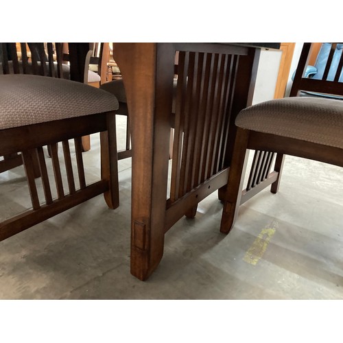 20 - Good quality oak extending dining table 77H 170-220W 112D and 8 chairs