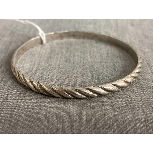 530 - Egyptian solid silver bangle