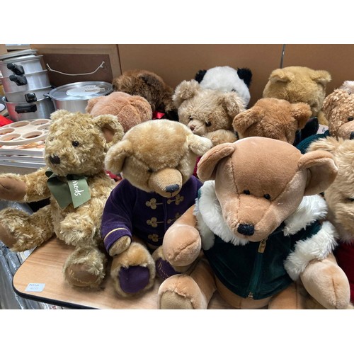 400 - 29 Harrod's Christmas Teddy Bears - 1988, 1990,  1991, 1992, 1993, 1994, 1995, 1996, 1997, 1998, 199... 