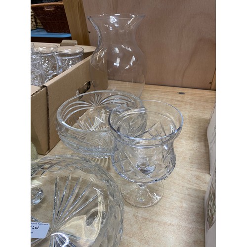 570 - 4 boxed Edinburgh Crystal wine glasses, 2 cut glass fruit bowls, box of glass wares including 6 cut ... 