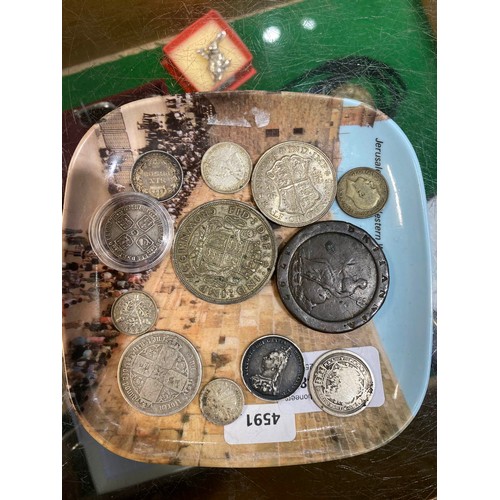 548 - Tray of coins inc. George III 1797 Cartwheel penny, George II shilling, George VI 1937 crown, 1887 Q... 