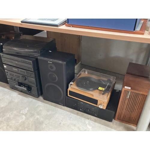 622 - Sony Stereo System LBT-V302, turntable PS-LX43P, CD player CDP-C301M, tuner, double cassette player ... 