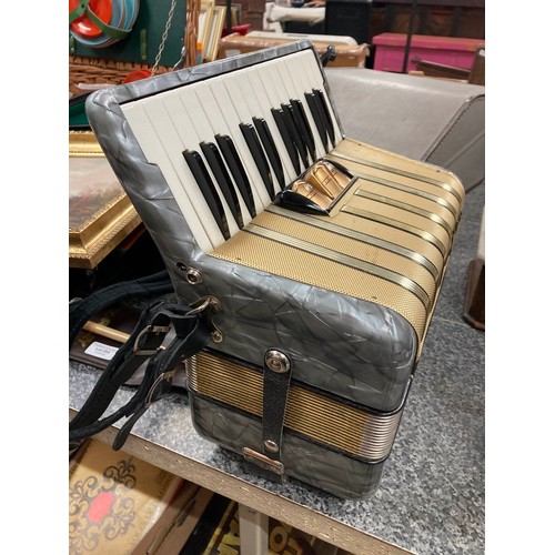 292 - Cased Hohner Student VM accordion