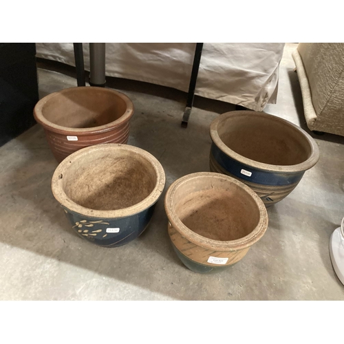 4 glazed planters 21H 30 DIAM, 31H 26 DIAM, 17H 24 DIAM and 17H 22 DIAM