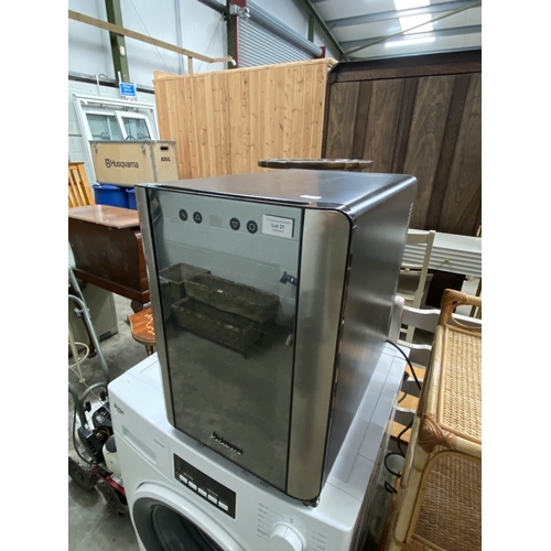 Lot 21        