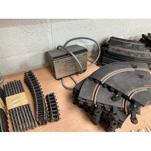455 - Collection of early Scalextric & Tri-ang track, carriages, locomotive, P.C. Standard power unit, con... 
