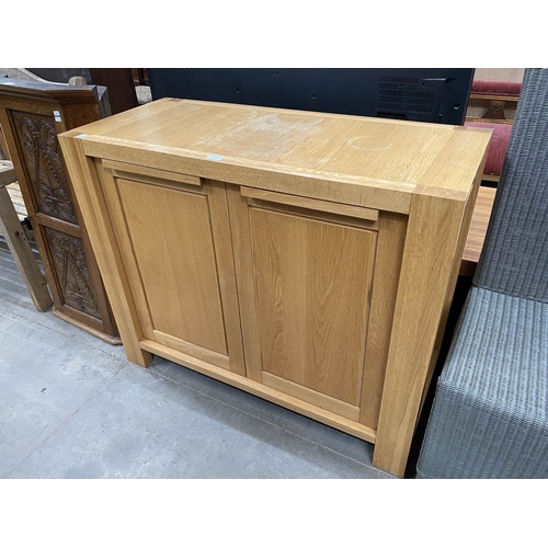 37 - Good quality oak two door sideboard 85H 104W 45D