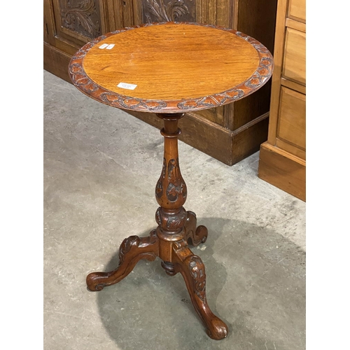 121 - Victorian carved mahogany pedestal lamp table 70H 45cm diameter