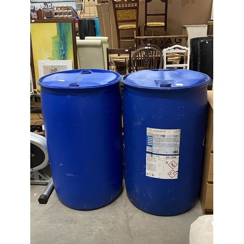 28 - 2x 200L drums