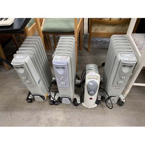 56 - 3 Blaupunkt 359759 7 Fin oil filled radiators & a Dunelm 30650998 5 Fin oil filled radiator